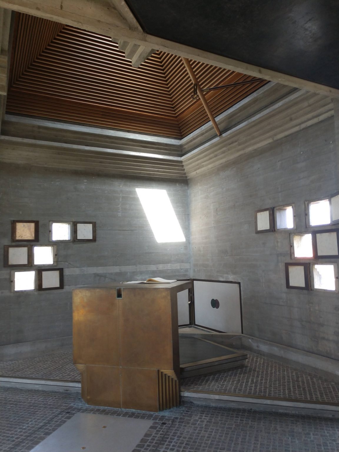 Tomba Brion: ein Meisterwerk von Carlo Scarpa - Sonoitalia